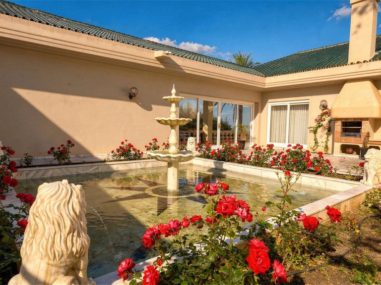 Villa for Sale in Río Real, Malaga 37