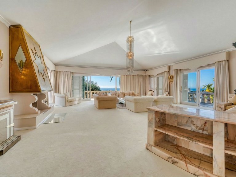 Villa for Sale in Río Real, Malaga 5