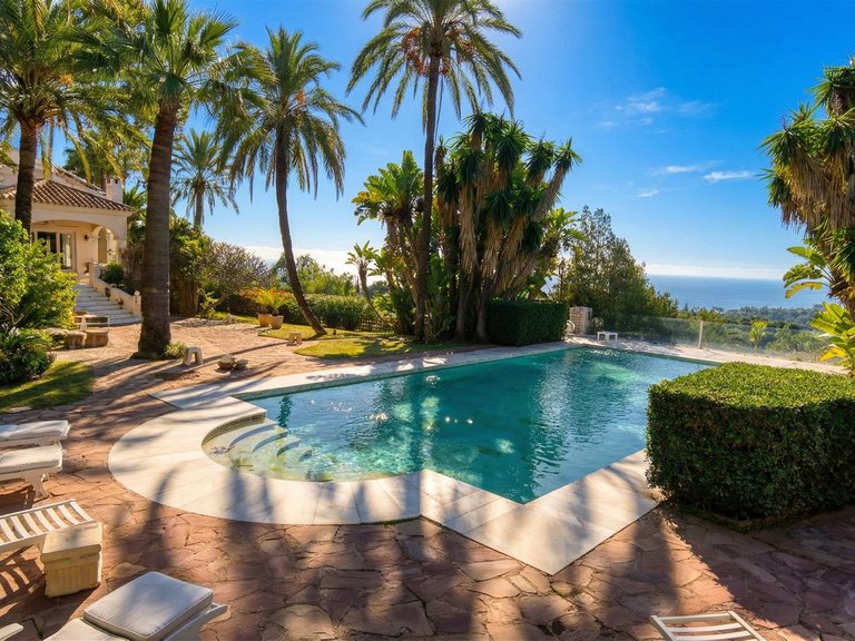 Villa for Sale in Río Real, Malaga 8
