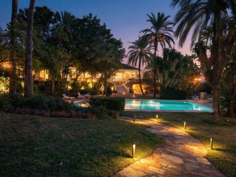 Villa for Sale in Río Real, Malaga 9