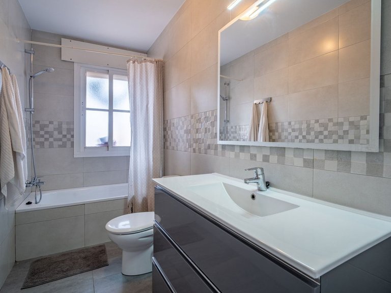Villa for Sale in El Candado, Malaga 25
