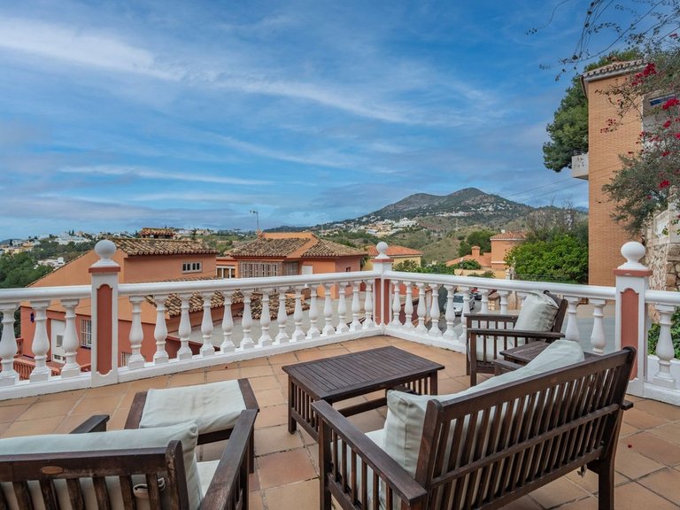 Villa for Sale in El Candado, Malaga 5