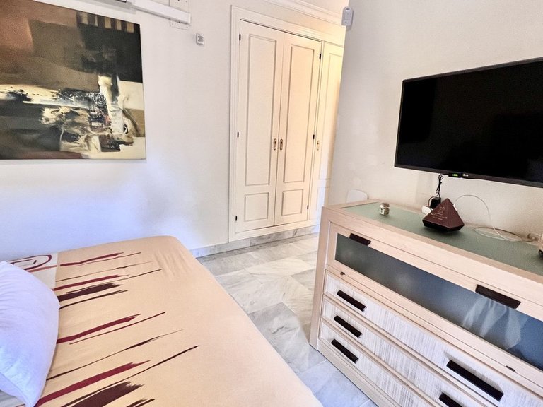 Apartment for Sale in Nueva Andalucía, Malaga 14