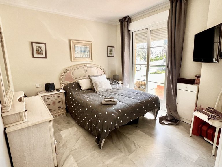 Apartment for Sale in Nueva Andalucía, Malaga 16