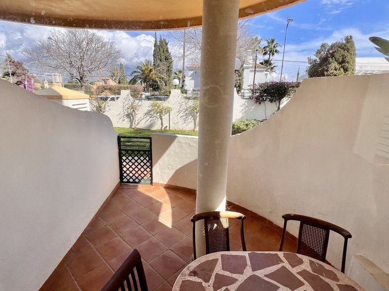 Apartment for Sale in Nueva Andalucía, Malaga 17