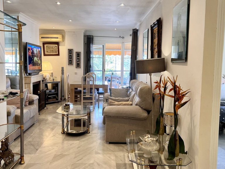 Apartment for Sale in Nueva Andalucía, Malaga 9