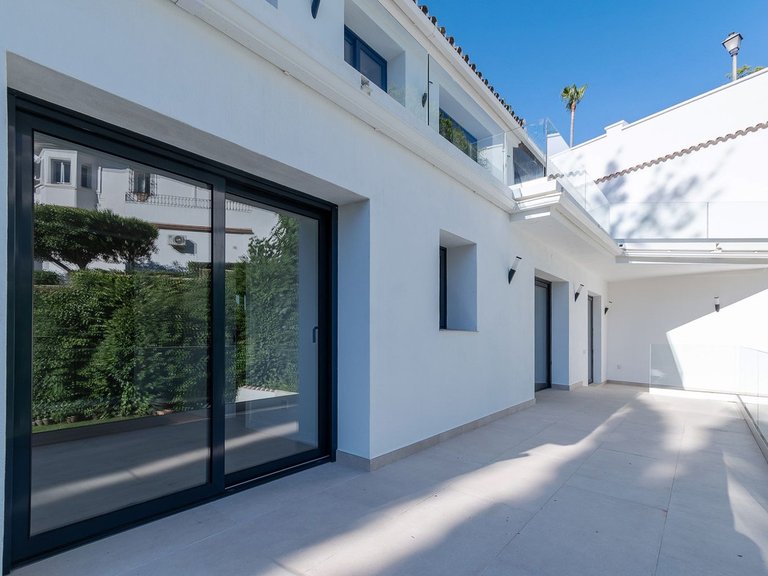 Villa for Sale in Marbella, Malaga 10