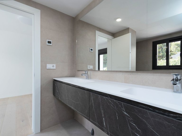 Villa for Sale in Marbella, Malaga 30