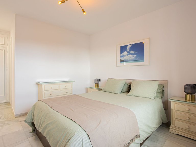 Apartment for Sale in The Golden Mile, Malaga 15