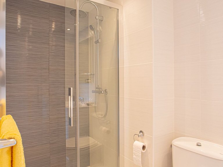Apartment for Sale in The Golden Mile, Malaga 18