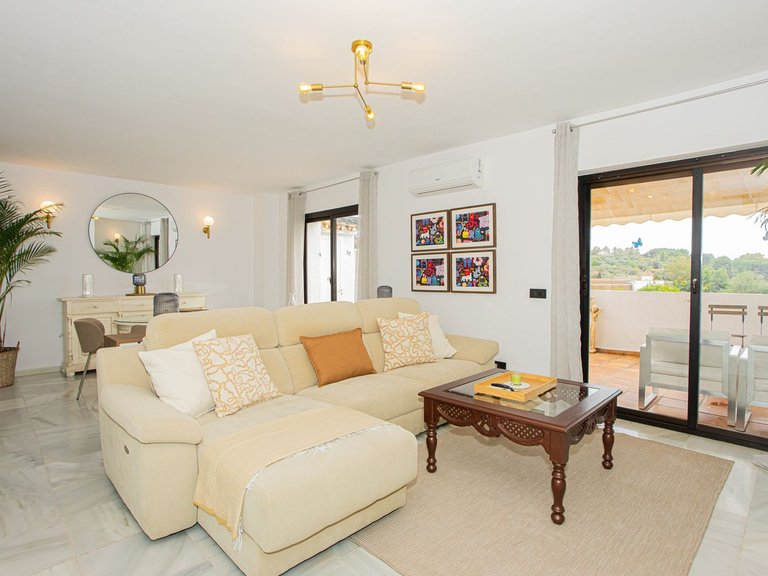 Apartment for Sale in The Golden Mile, Malaga 2