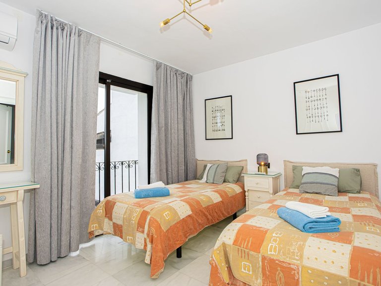Apartment for Sale in The Golden Mile, Malaga 20
