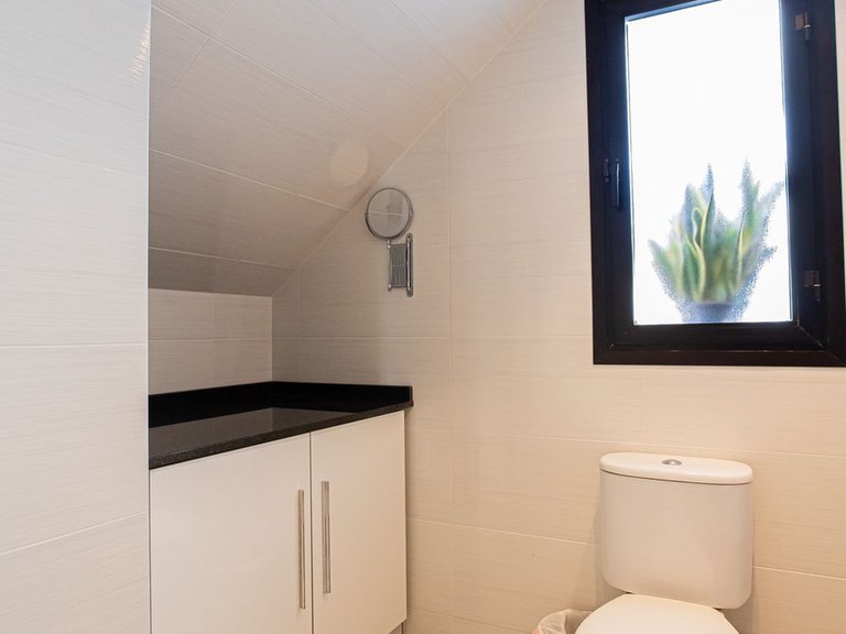Apartment for Sale in The Golden Mile, Malaga 24
