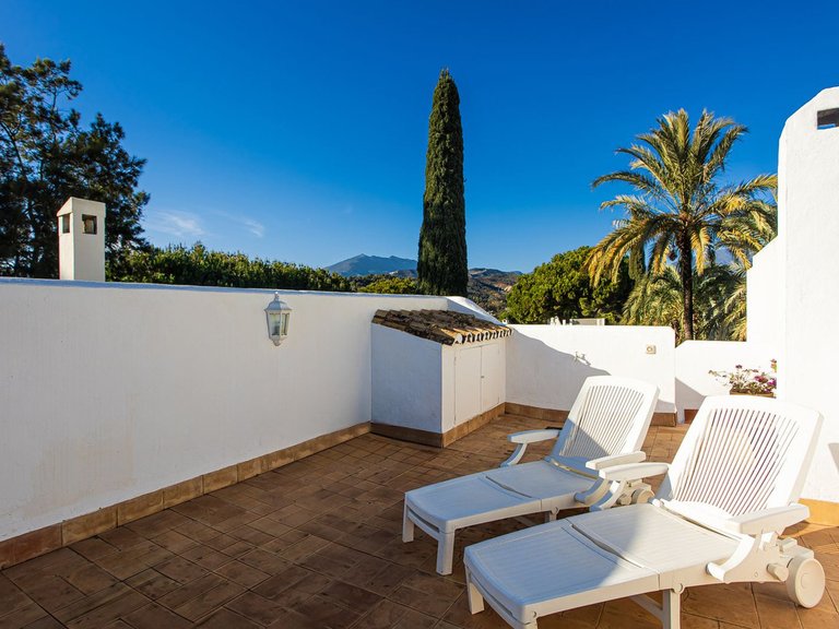 Apartment for Sale in The Golden Mile, Malaga 25