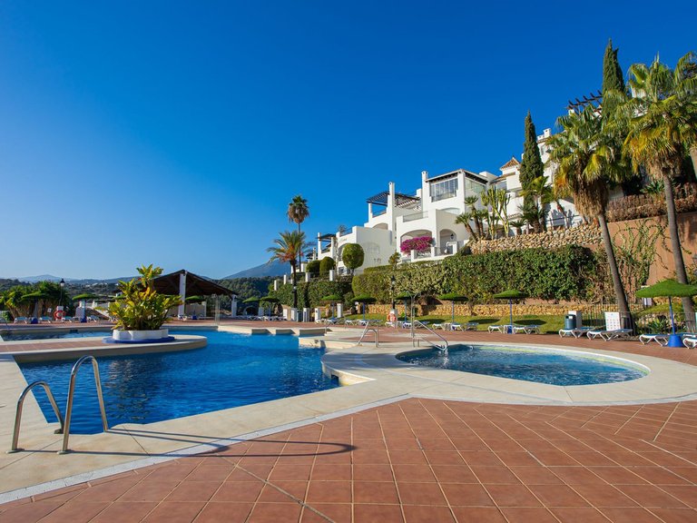 Apartment for Sale in The Golden Mile, Malaga 28