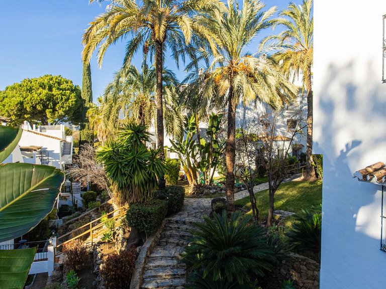 Apartment for Sale in The Golden Mile, Malaga 29