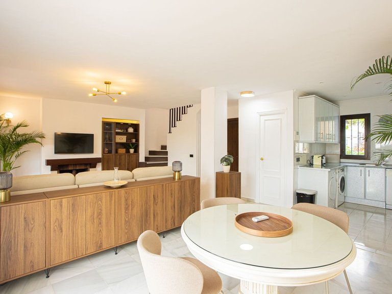 Apartment for Sale in The Golden Mile, Malaga 8