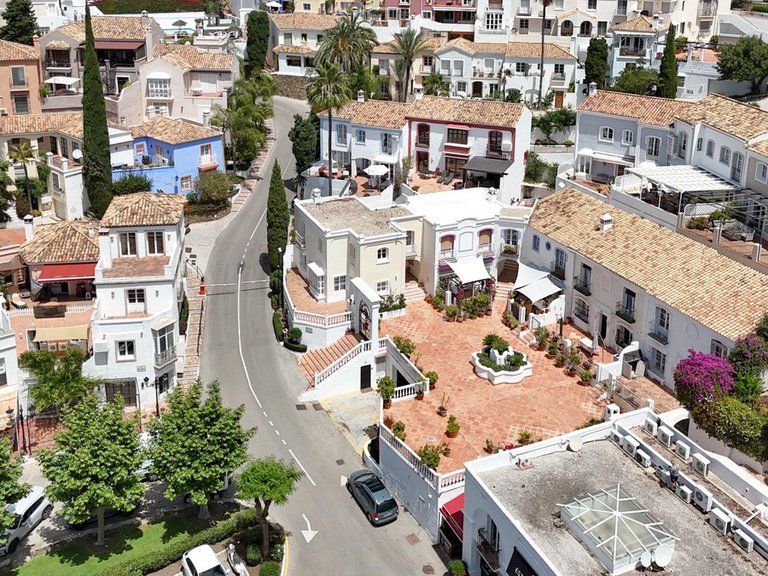 Villa for Sale in Benahavís, Malaga 27