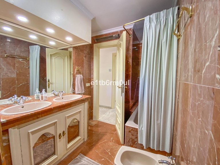 Apartment for Sale in Marbella, Malaga 11