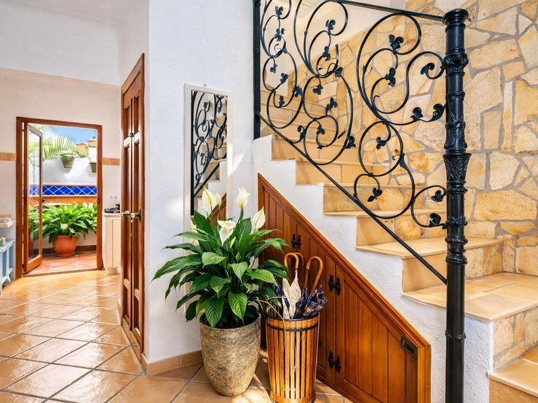 Villa for Sale in Estepona, Malaga 8