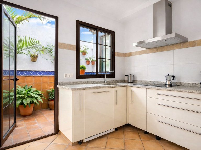 Villa for Sale in Estepona, Malaga 9