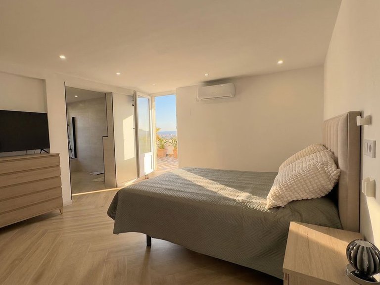 Villa for Sale in Calahonda, Malaga 11