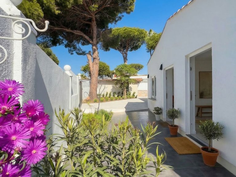 Villa for Sale in Calahonda, Malaga 2