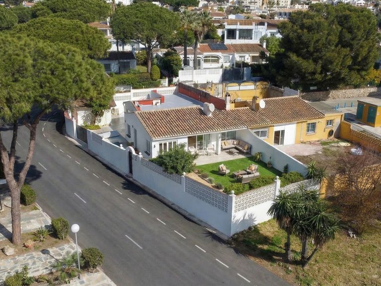 Villa for Sale in Calahonda, Malaga 31