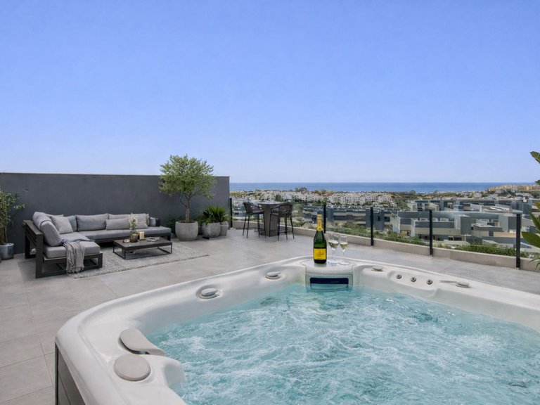 Apartment for Sale in Selwo, Malaga 1