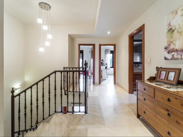 Villa for Sale in Estepona, Malaga 10