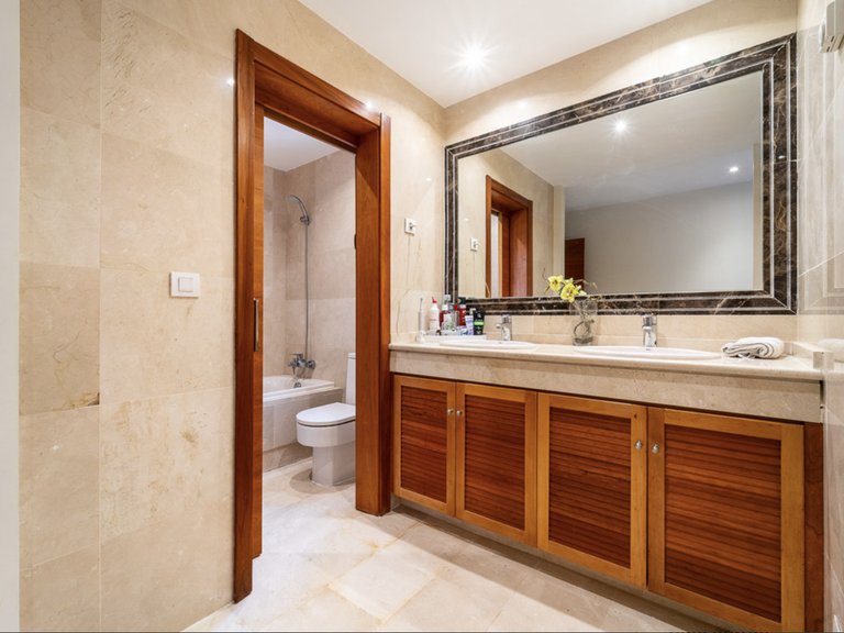 Villa for Sale in Estepona, Malaga 12