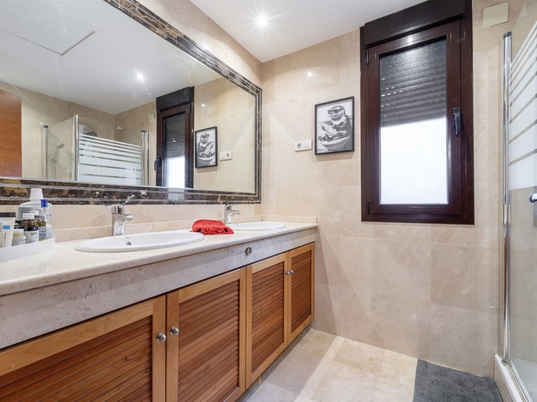 Villa for Sale in Estepona, Malaga 14