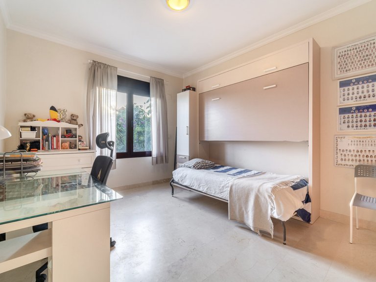 Villa for Sale in Estepona, Malaga 15
