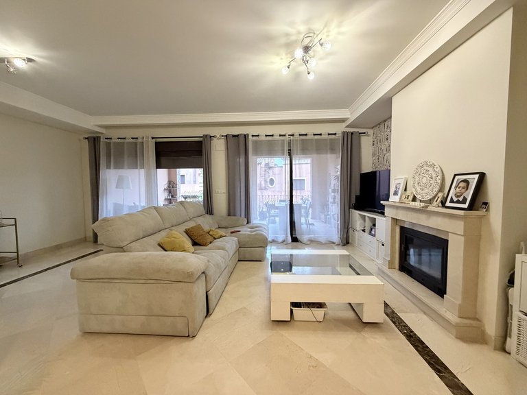 Villa for Sale in Estepona, Malaga 4