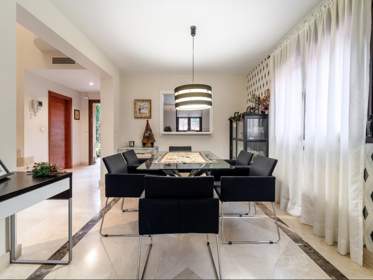 Villa for Sale in Estepona, Malaga 7
