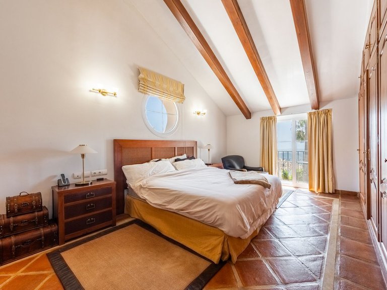 Villa for Sale in Istán, Malaga 13