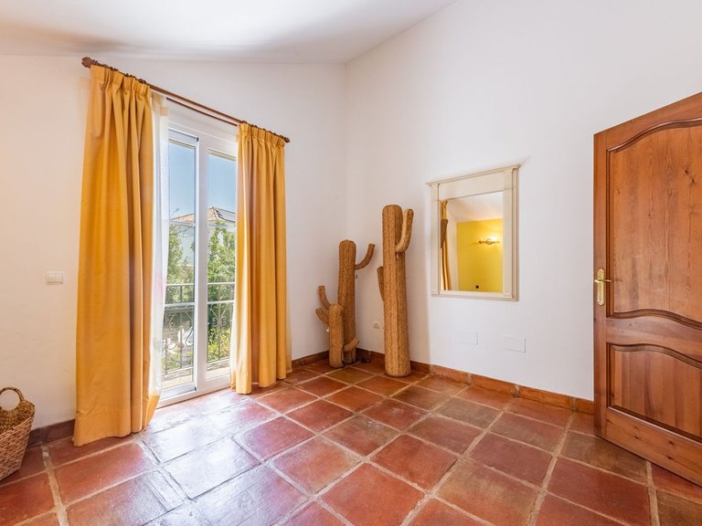 Villa for Sale in Istán, Malaga 17