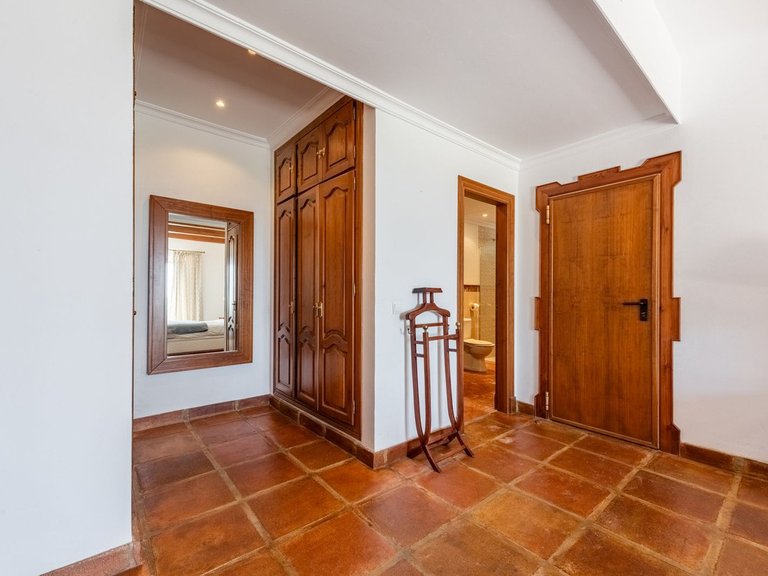 Villa for Sale in Istán, Malaga 18