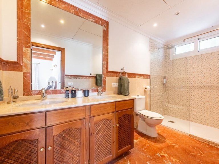 Villa for Sale in Istán, Malaga 19