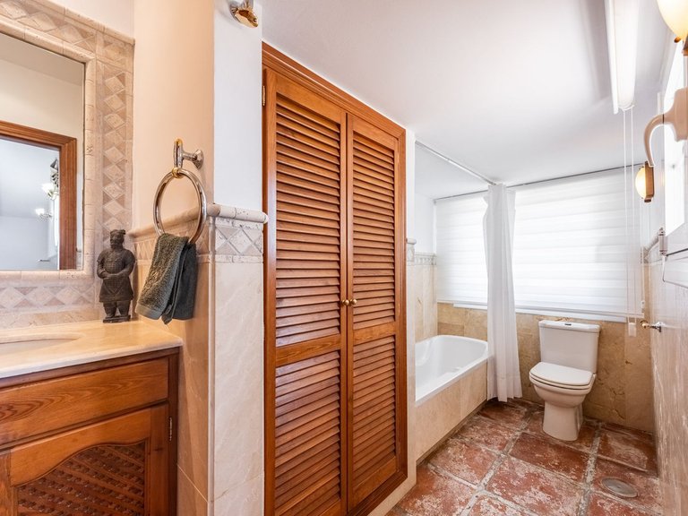 Villa for Sale in Istán, Malaga 20