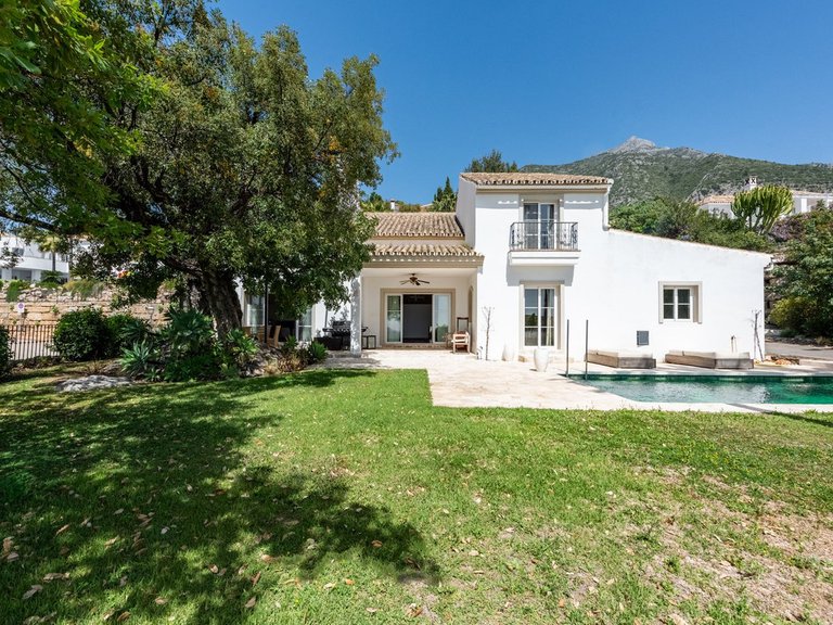 Villa for Sale in Istán, Malaga 3