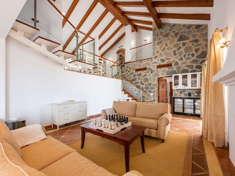 Villa for Sale in Istán, Malaga 5