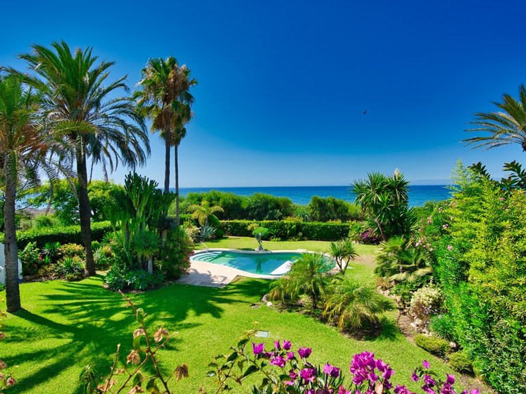 Villa for Sale in Marbella, Malaga 1