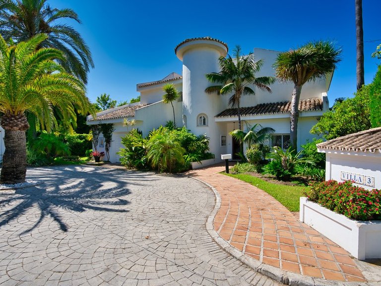 Villa for Sale in Marbella, Malaga 2