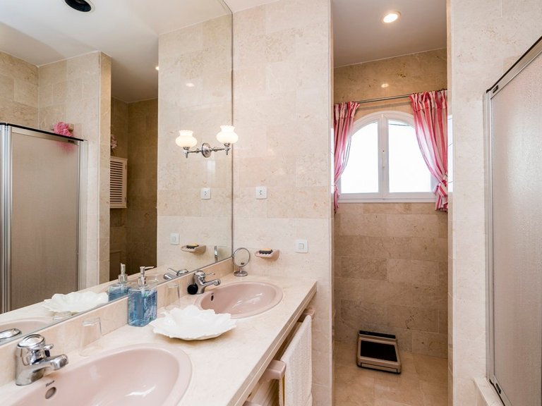 Villa for Sale in Marbella, Malaga 24