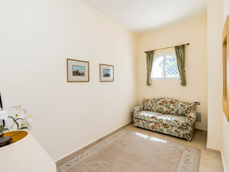 Villa for Sale in Marbella, Malaga 28