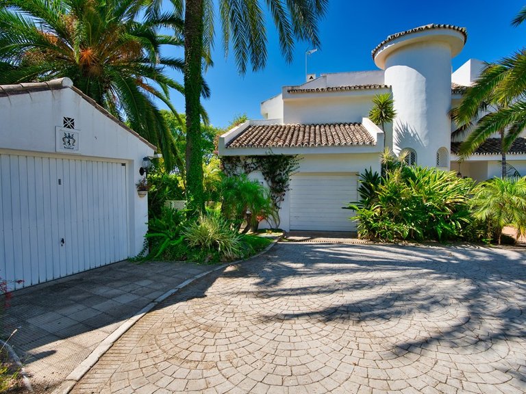 Villa for Sale in Marbella, Malaga 33