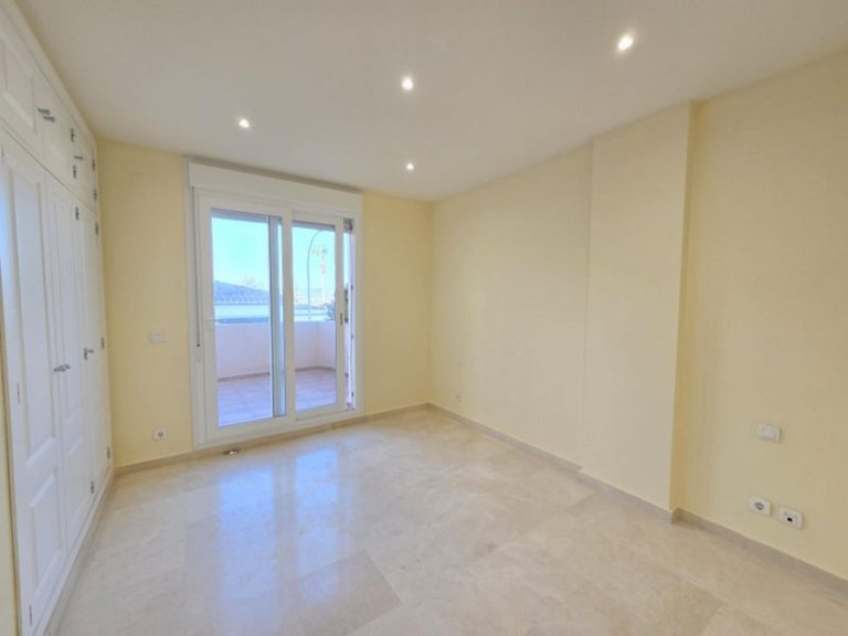 Apartment for Sale in La Duquesa, Malaga 9