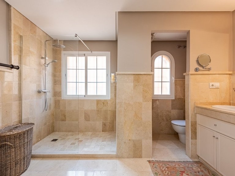 Villa for Sale in Nagüeles, Malaga 12