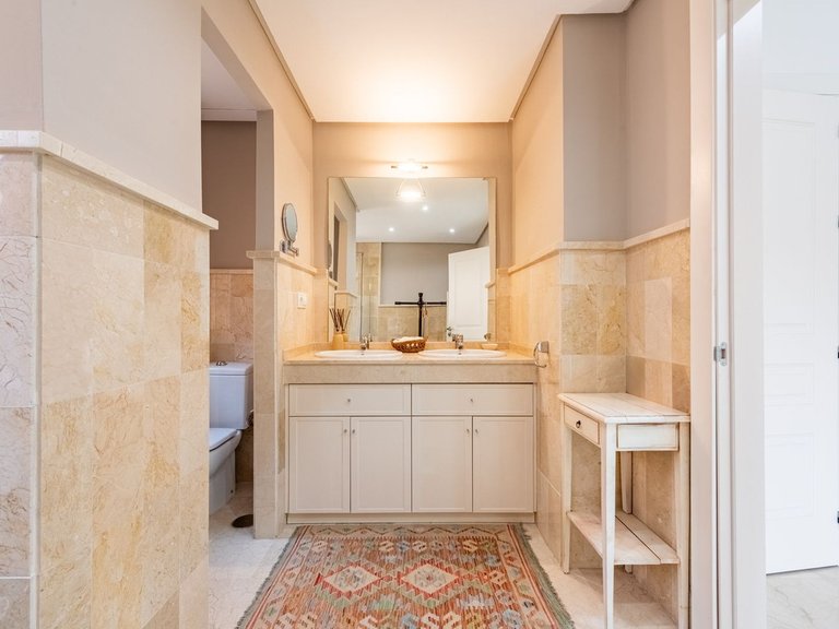 Villa for Sale in Nagüeles, Malaga 13